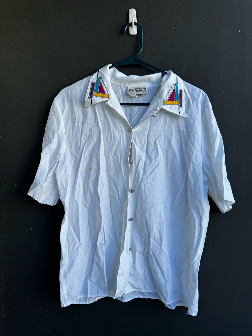 Vintage White button-up shirt geometric colorblock collar